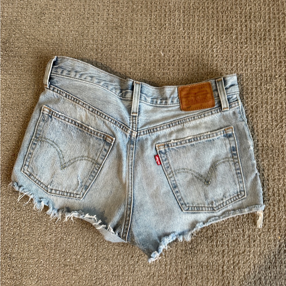 Levi’s 501 short shorts size 26